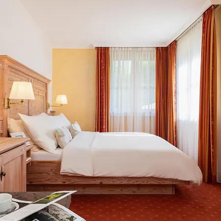 Restaurant Waldhaus 3*