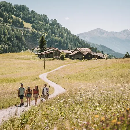 瓦尔德豪斯餐厅酒店 3*