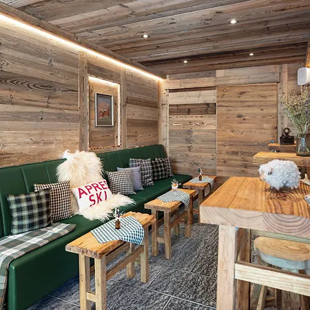 Restaurant Waldhaus فندق لوكباد