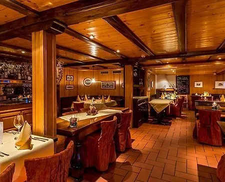 Restaurant Waldhaus 3* لوكباد