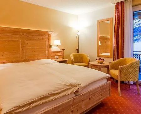 فندق Restaurant Waldhaus 3*
