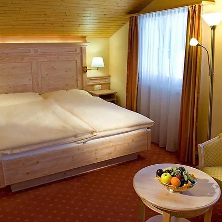 Restaurant Waldhaus فندق 3*