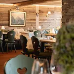 Restaurant Waldhaus Отель